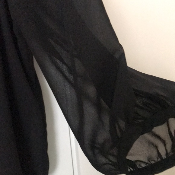 Little stunning black Dress. Size Small - Picture 2 of 6